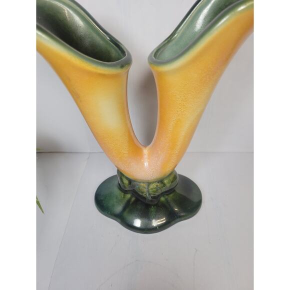 Vintage Hull Double Vase, Art Pottery 103, Mid Century Modern - Picture 2 of 5